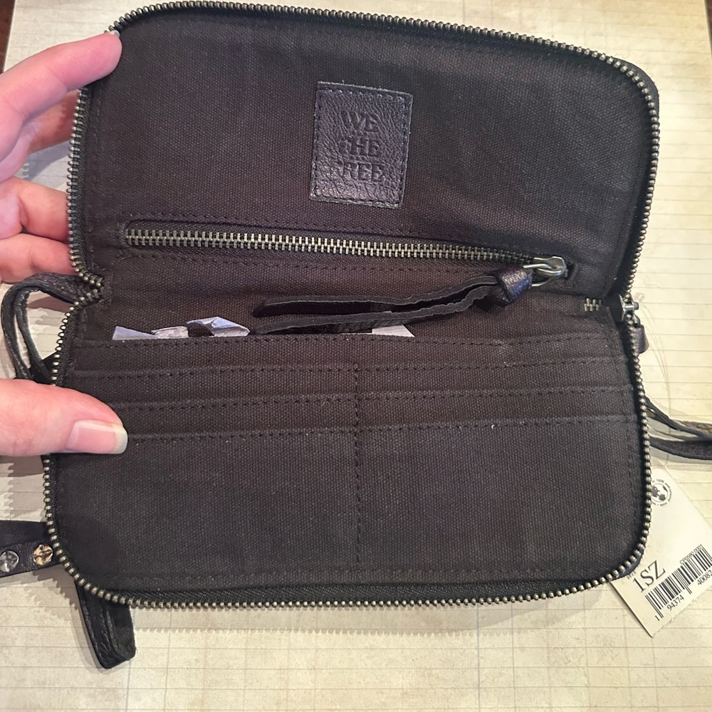 Free People Distressed Wallet - Picture 4 of 6